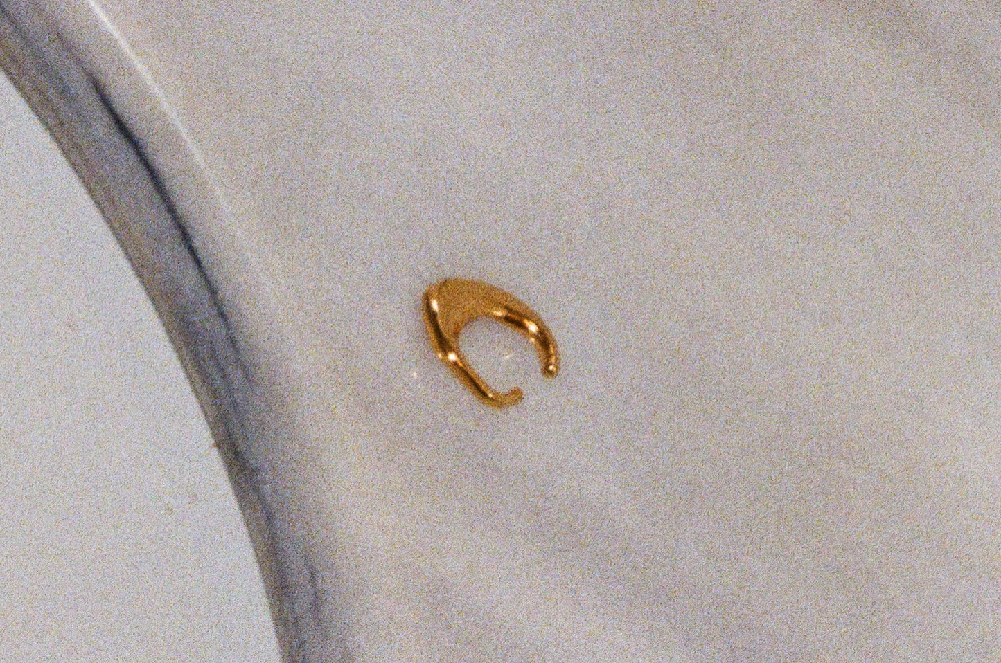 Lūna Cuff Gold, Close-Up