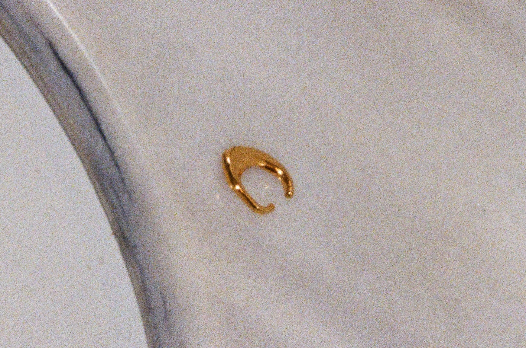 Lūna Cuff Gold, Close-Up